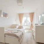 Horyzont Apartamenty-osiedle Polanki, Blisko Morza!!! Prywatny Garaz, Sauna, Basen Zewnetrzny Lägenhet *