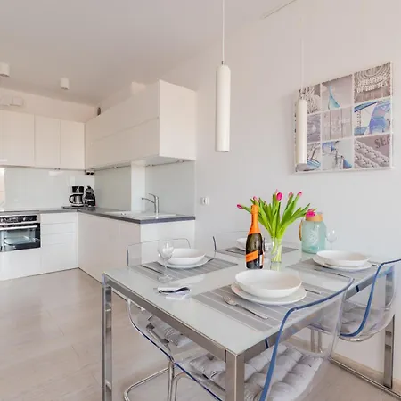 شقة Horyzont Apartamenty-osiedle Polanki, Blisko Morza!!! Prywatny Garaz, Sauna, Basen Zewnetrzny *