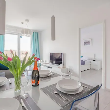 Horyzont Apartamenty-osiedle Polanki, Blisko Morza!!! Prywatny Garaz, Sauna, Basen Zewnetrzny كولوبرزيغ