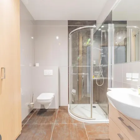 شقة Horyzont Apartamenty-osiedle Polanki, Blisko Morza!!! Prywatny Garaz, Sauna, Basen Zewnetrzny *